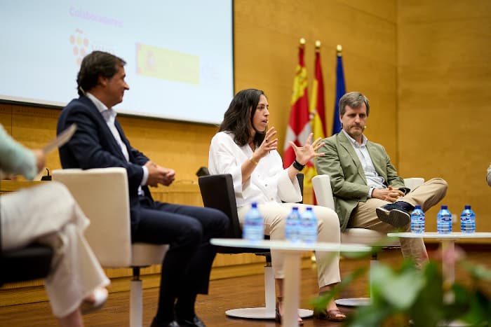 Beatriz Moro, presidenta de Win Sin Alcohol, destaca la necesidad de innovación en el sector vitivinícola dentro de la Jornada Técnica de la PTV