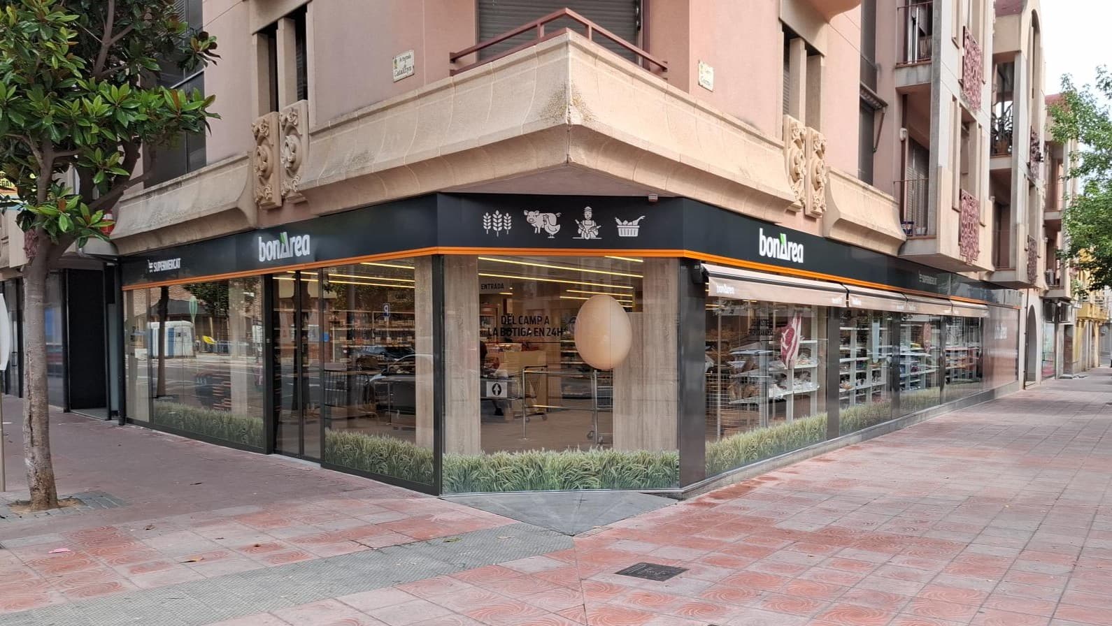 bonÀrea impulsa la experiencia de compra con la renovación de su tienda en Palamós