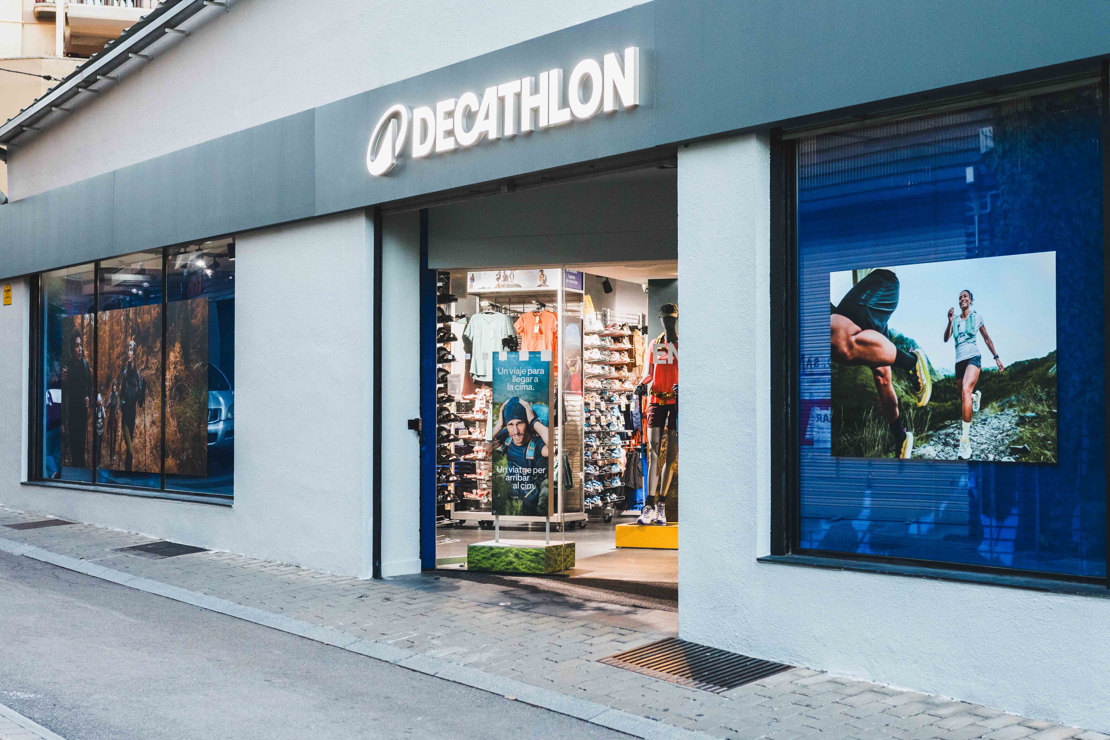 Decathlon inaugura en Puigcerdà su primera tienda ubicada en el Pirineo