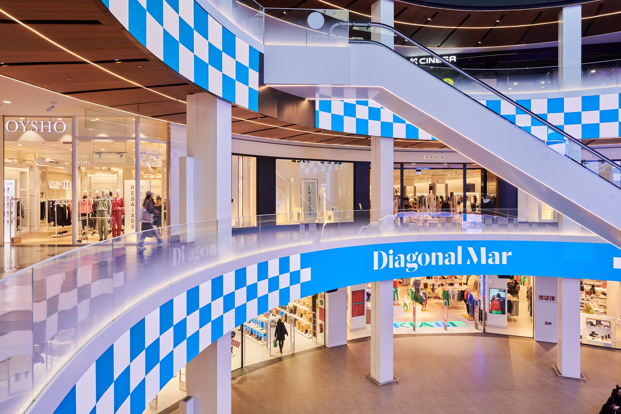 Diagonal Mar te invita a vivir en directo "UN MAR DE CHARLAS" con Carla Flila