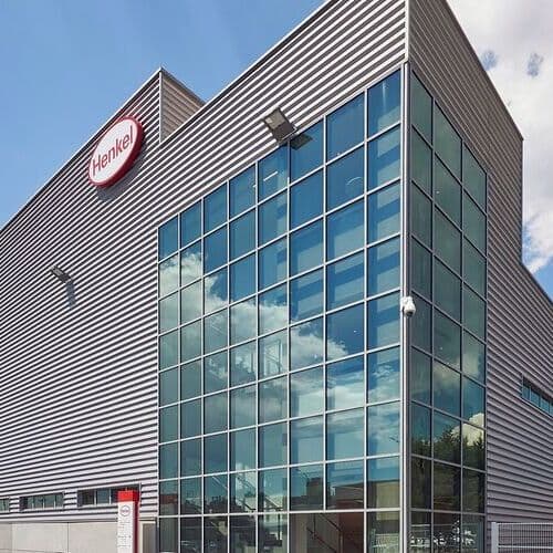 La planta de Henkel Ibérica en Montornès del Vallès (Barcelona) recibe el presidente de la Generalitat, Muy Honorable Sr. Salvador Illa