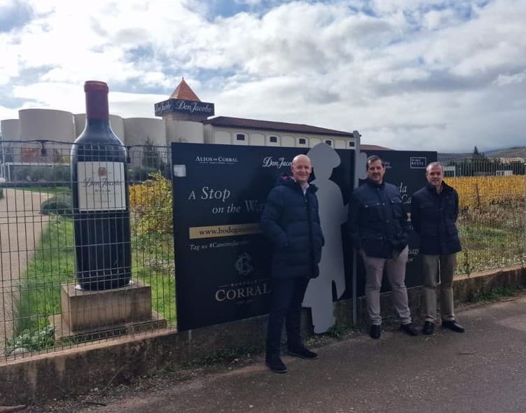 Bodegas Luzón adquiere la bodega riojana Corral