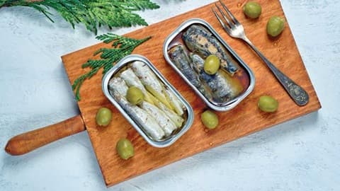 1 de cada 3 latas de sardinas en aceite de oliva no facilita la información nutricional obligatoria