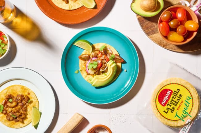 Recetas rápidas y sugerentes con tortillas de maíz para preparar entre playa y piscina