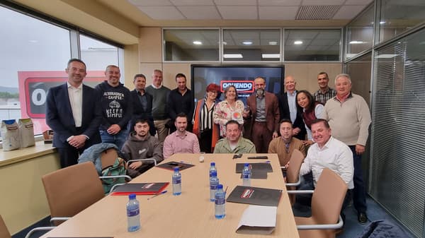 Las instalaciones de Cafés Oquendo acogen un encuentro de las empresas asturianas integradas en la Asociación Nacional Española de Distribuidores Automáticos (ANEDA)