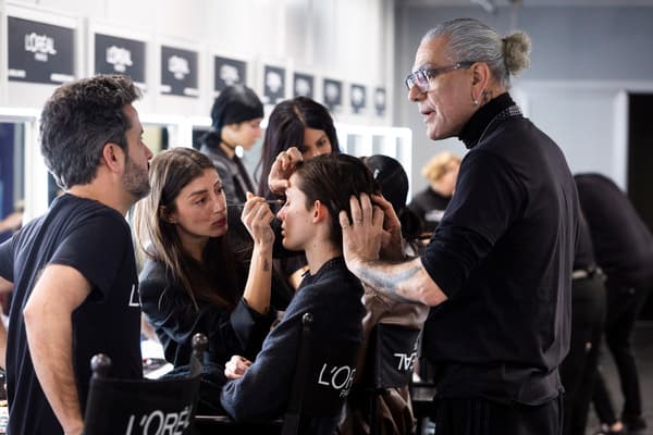 L'Oréal Paris, maquillador y peluquero oficial de la 80º edición de Mercedes-Benz Fashion Week Madrid, celebra 25 años de patrocinio de la pasarela