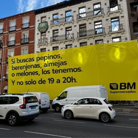 BM Supermercados destaca la calidad de sus productos frescos con una original campaña: “Si buscas pepinos, berenjenas, almejas o melones, los tenemos. Y no solo de 19 a 20h”