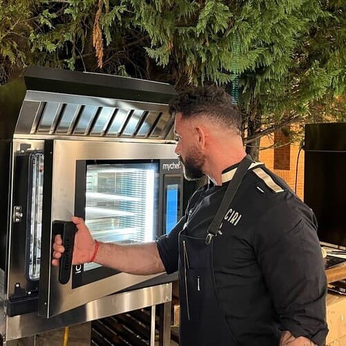 Mychef y Marc Ribas protagonizan una experiencia enogastronómica en el Festival Corpinnat 2024