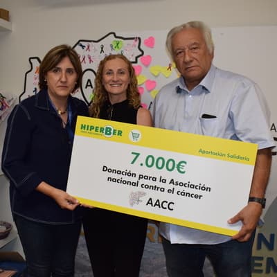 Hiperber dona 7.000 euros para la lucha contra el cáncer