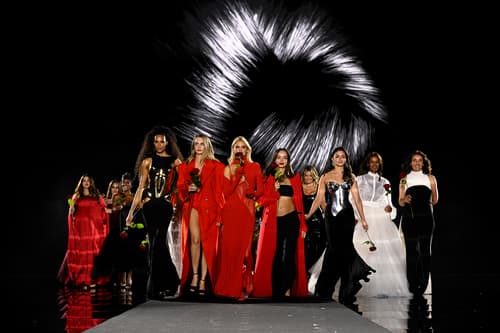 Le Défilé de L’Oréal Paris rinde homenaje al empoderamiento femenino y a la valía en una celebración femenina y feminista que democratiza la belleza