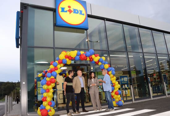 Lidl inaugura en Zarautz su supermercado más grande de Euskadi junto al chef Karlos Arguiñano