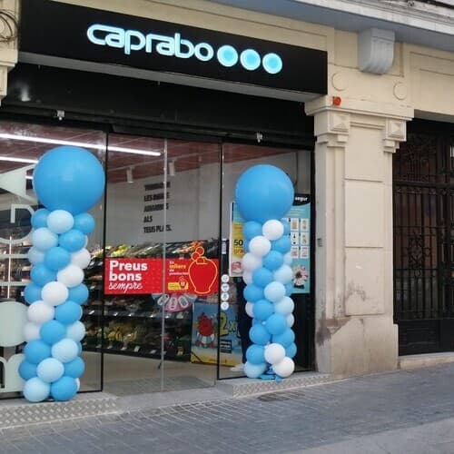 Caprabo abre un nuevo supermercado en el barrio de El Poble-sec (Barcelona)