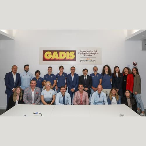 El equipo paralímpico español visita GADIS para agradecer su patrocinio desde 2007
