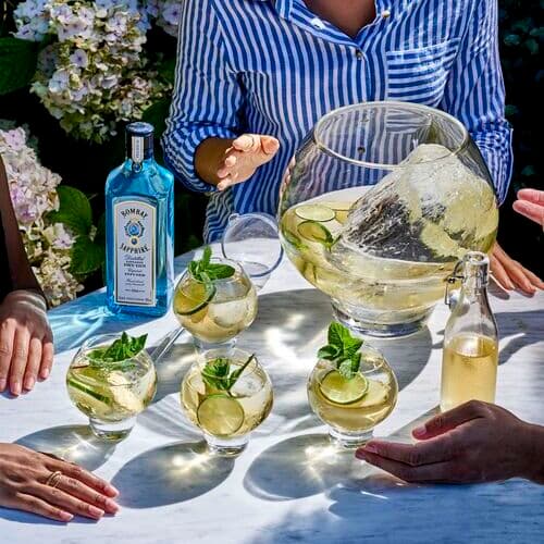 Descubre el sabor del verano con Bombay Sapphire y su Bombay Summer Punch, el cóctel más sorprendente para compartir
