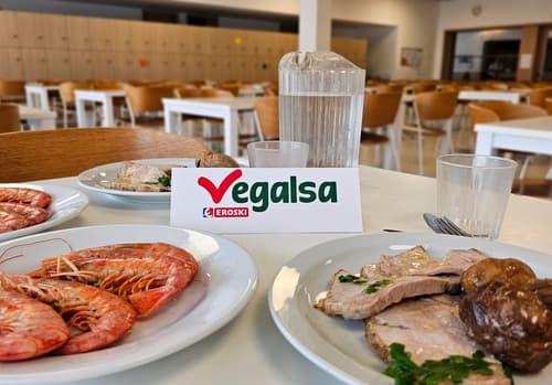 Vegalsa-Eroski dona alimentos a entidades benéficas de Galicia y Asturias por el día de Todos los Santos