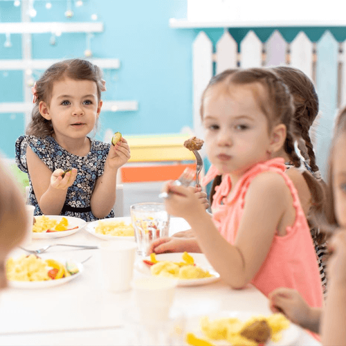 Las empresas de restauración colectiva, responsables del 70% de los menús escolares en España