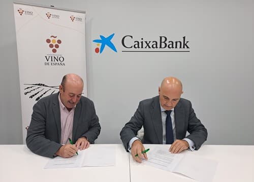 La Interprofesional del Vino de España y AgroBank renuevan el compromiso de trabajar por el sector vitivinícola español