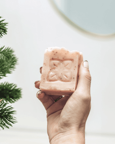 Piel luminosa en Navidad: esta es la rutina de cuatro productos con la que brillarás en estas fiestas