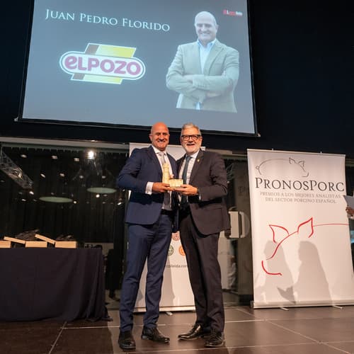 El director de Operaciones de eLPOZO Alimentación, Juan Pedro Florido consolida su posición como mejor analista del mercado porcino español al ganar un nuevo oro en los premios de Mercolleida
