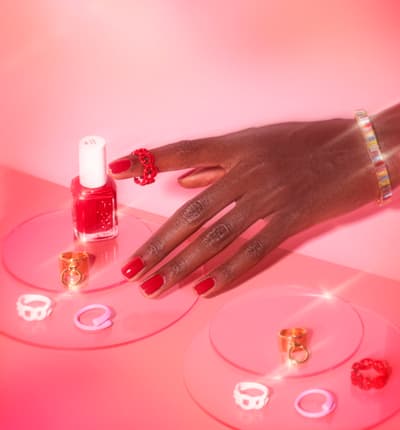 Cinco tonos clásicos navideños para celebrar con Essie
