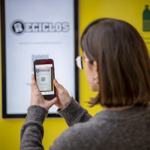 Los usuarios RECICLOS han colaborado con 80 proyectos sociales y ambientales al reciclar latas y botellas de plástico de bebidas