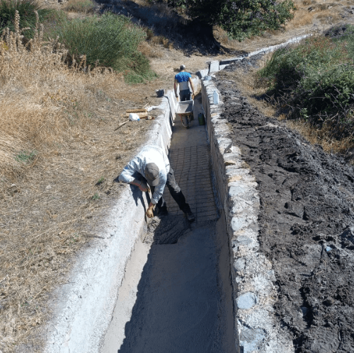 1.500 regantes en Lanjarón protegen 58 km de acequias que contribuyen a la gestión del riego para los agricultores y el cuidado de la biodiversidad