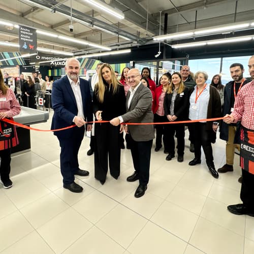 Abre al público el nuevo Eroski Center Xuxán, en A Coruña