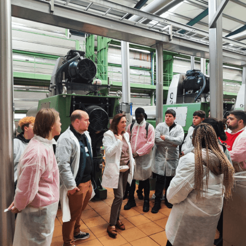 Deoleo forma a 120 futuros hosteleros de la Fundación Cruzcampo sobre la producción y los beneficios del aceite de oliva