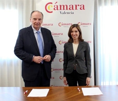 La Escuela de Negocios Cámara Valencia y CEL formalizan un acuerdo de colaboración para impulsar la formación en logística