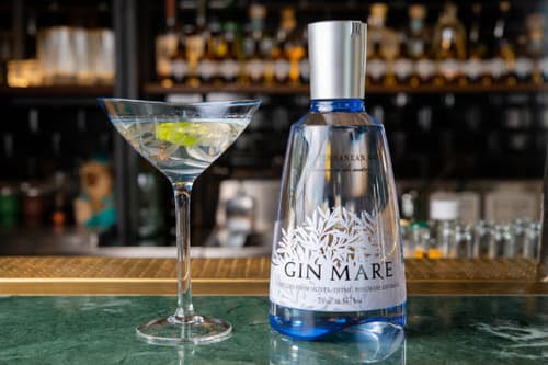 Gin Mare celebra el día de la ginebra sacando su lado más mediterráneo