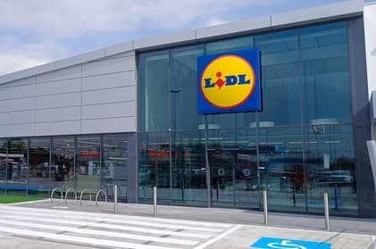 Lidl invierte cerca de 3 M€ en modernizar y ampliar su tienda en el centro comercial Thader