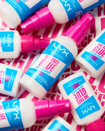 NYX PMU presenta The Face Glue, el dúo de primer y spray fijador que pega tu maquillaje ¡como el pegamento!