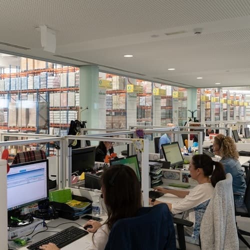 Coviran estrecha su relación de proximidad con el cliente mejorando los canales de atención personalizada