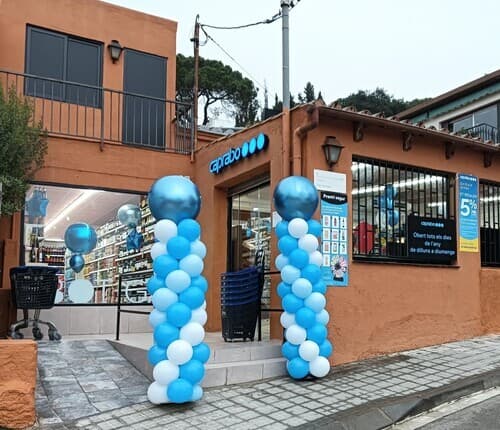 Caprabo abre su primer supermercado en Cabrils (Barcelona)