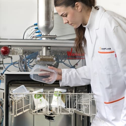 AIMPLAS evalúa los riesgos de los envases alimentarios reutilizables ante el uso en microondas y lavavajillas