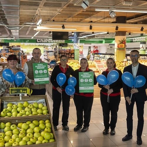Covirán empieza a adoptar la "hora silenciosa" en sus supermercados para mejorar la experiencia de compra de las personas con autismo y sensibilidad sensorial