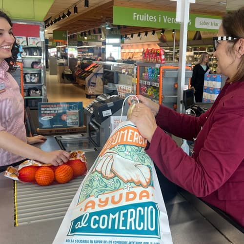 Consum y el pequeño comercio unen esfuerzos para que reabran las tiendas de barrio afectadas por la dana