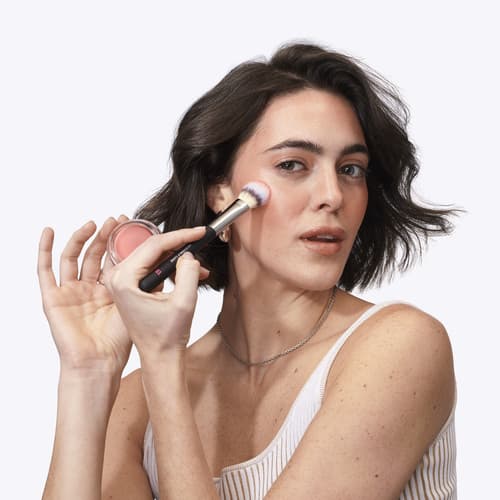 Péptidos, el activo presente en los productos de It Cosmetics que eleva tu rutina de maquillaje
