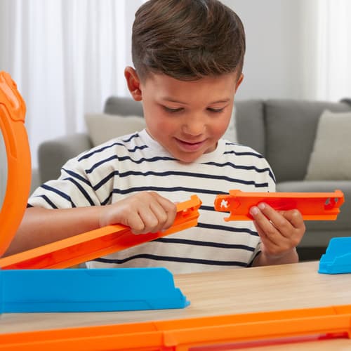 Hot Wheels™ hace una histórica innovación en su icónica pista naranja con Speed Snap™