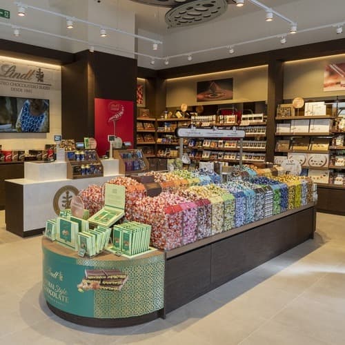 Lindt inaugura su primera boutique en el municipio madrileño de Las Rozas y su tienda número 12 en Madrid