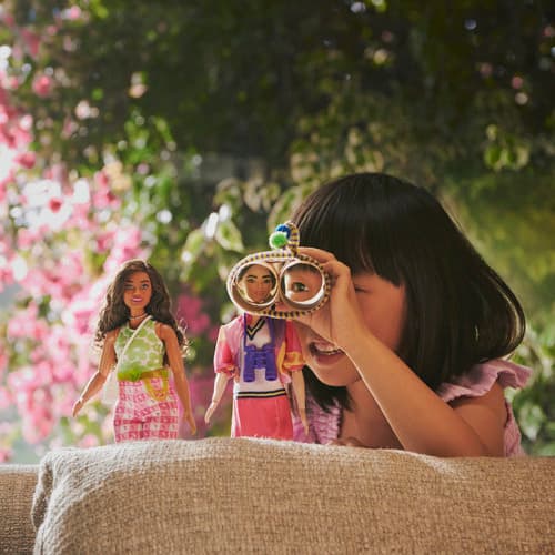 Barbie profundiza en la relación entre el juego con muñecas y el desarrollo de habilidades sociales en los niños colaborando con el psicólogo especializado en crianza Alberto Soler