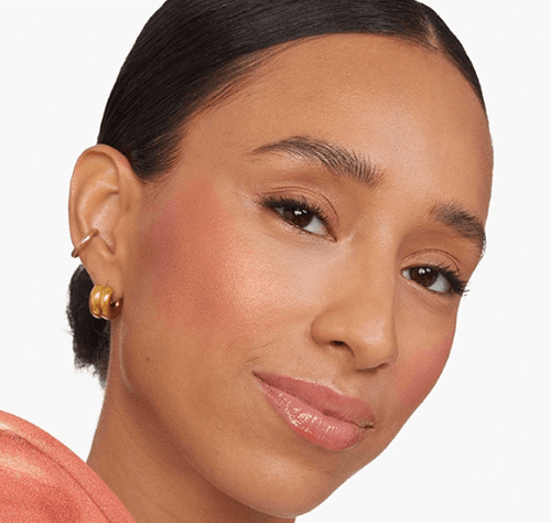 El verano de 2025 es el de las mejillas coral y Sunkisser de Maybelline NY será tu aliado