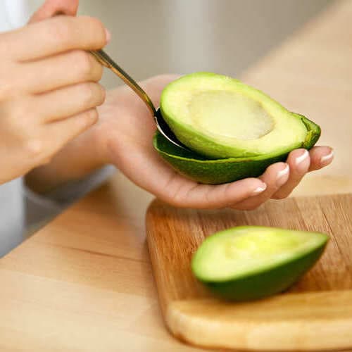 El aguacate, aliado esencial del verano: así lo explica la experta en bienestar y nutrición María Pérez Espín