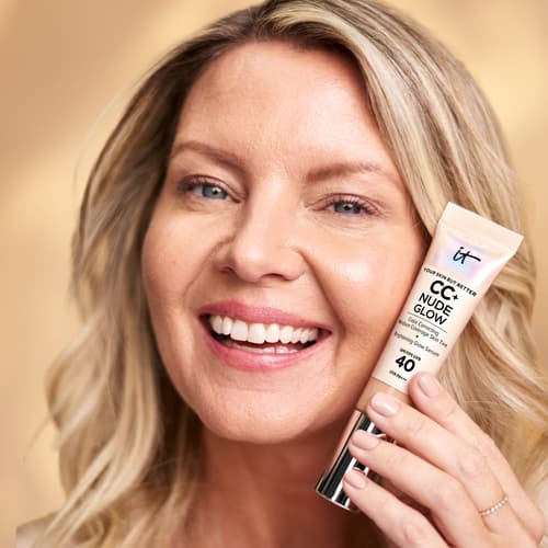 It Cosmetics te presenta el summer make up look para una piel jugosa y luminosa