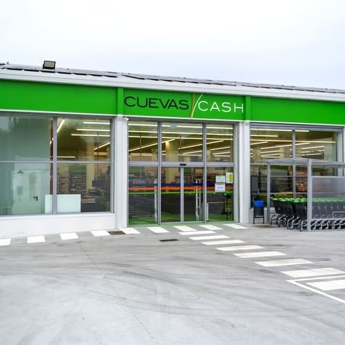 Cuevas Cash abre en A Pobra do Caramiñal su modelo de gran centro de alimentación