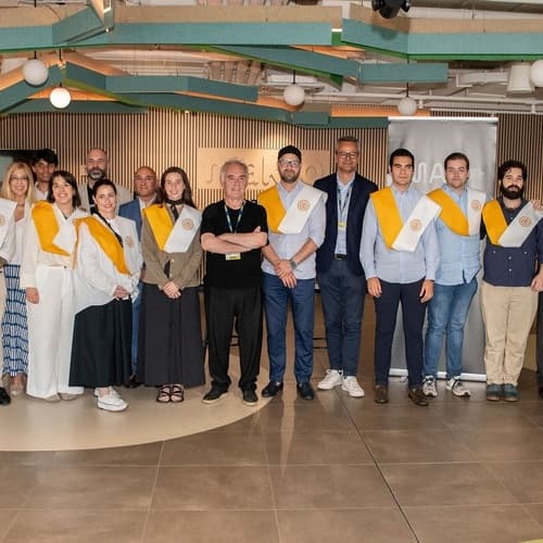 Ferran Adrià apadrina la primera promoción del máster en restauración gastronómica de MACC en planta Thinko de Makro