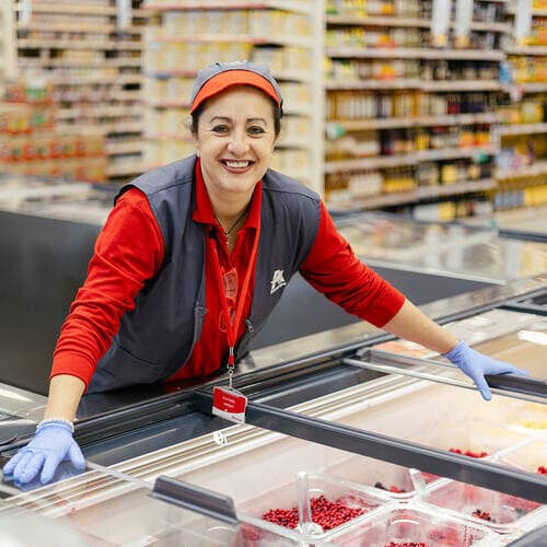 Alcampo impulsa la compra a granel como estrategia clave para reducir el desperdicio alimentario
