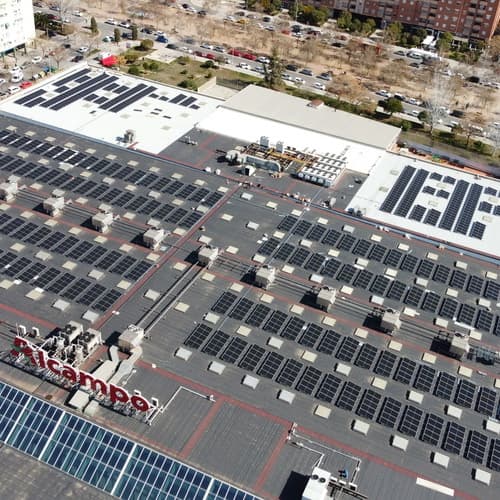 Helexia y Alcampo avanzan en el autoconsumo eléctrico con dos nuevas plantas solares en Madrid y Granada