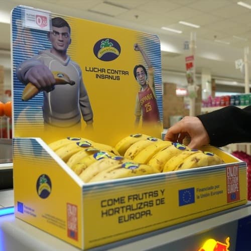 Plátano de Canarias y Alcampo lanzan una prueba piloto para fomentar el consumo de fruta en los lineales de caja
