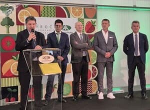 La filial del grupo Anecoop en Chequia sigue creciendo con la inauguración de un nuevo almacén